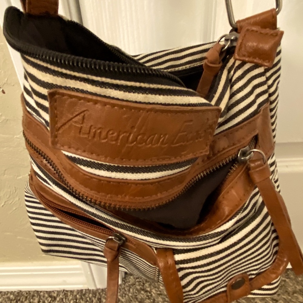 Women’s crossbody American Eagle purse
